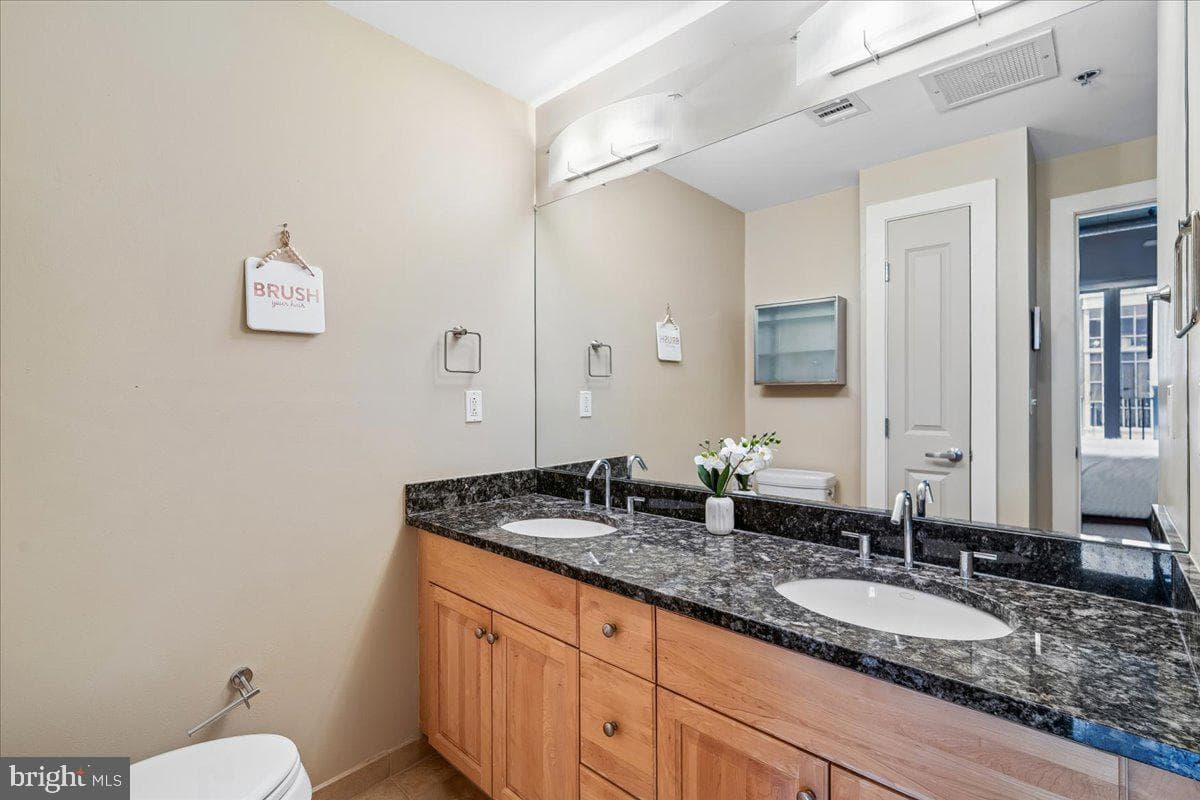 301 Massachusetts Avenue NW #1104 photo 12