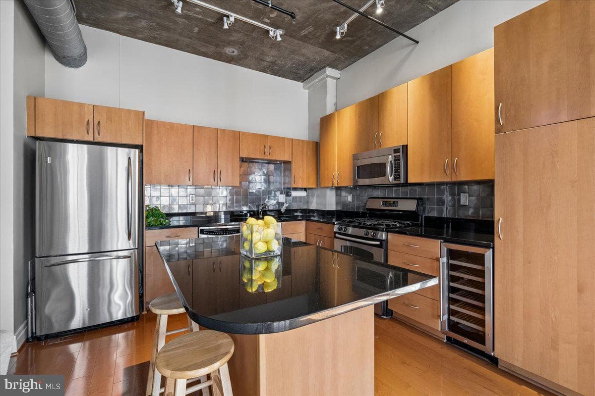 301 Massachusetts Avenue NW #1104 photo 3