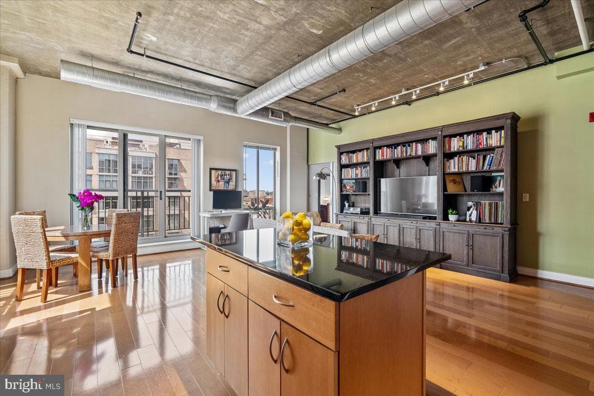 301 Massachusetts Avenue NW #1104 photo 5