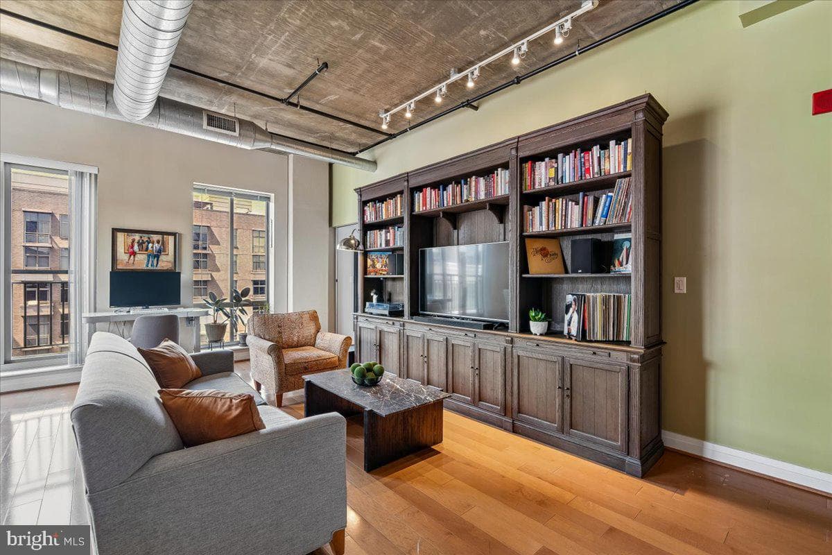 301 Massachusetts Avenue NW #1104 photo 6