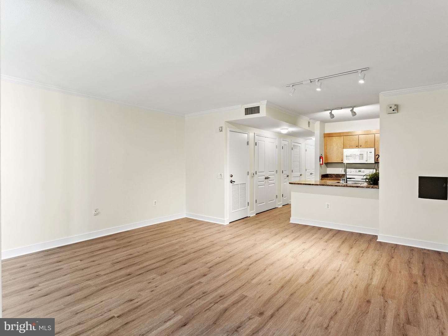 616 E E Street NW #407 photo 11