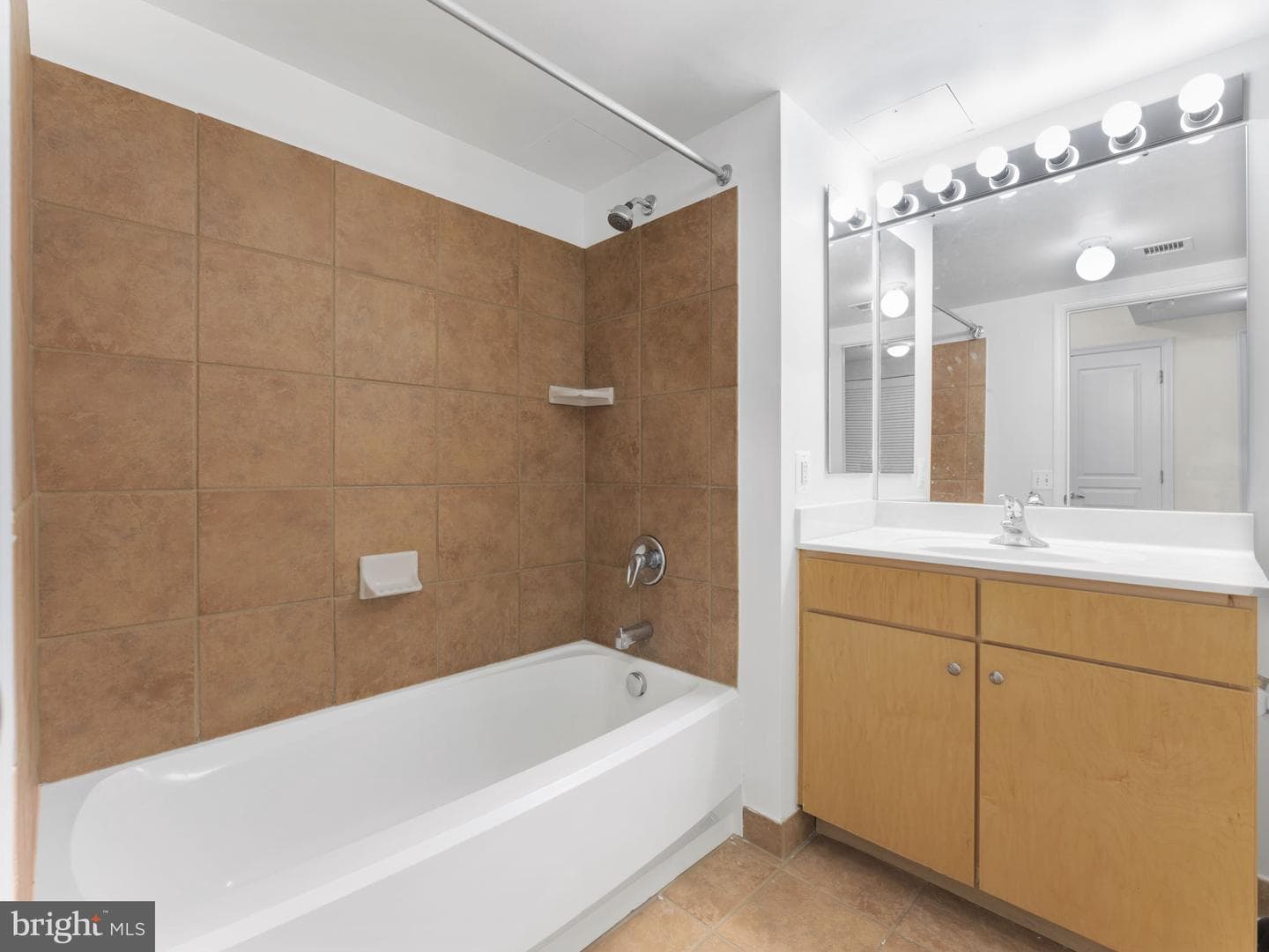 616 E E Street NW #407 photo 13
