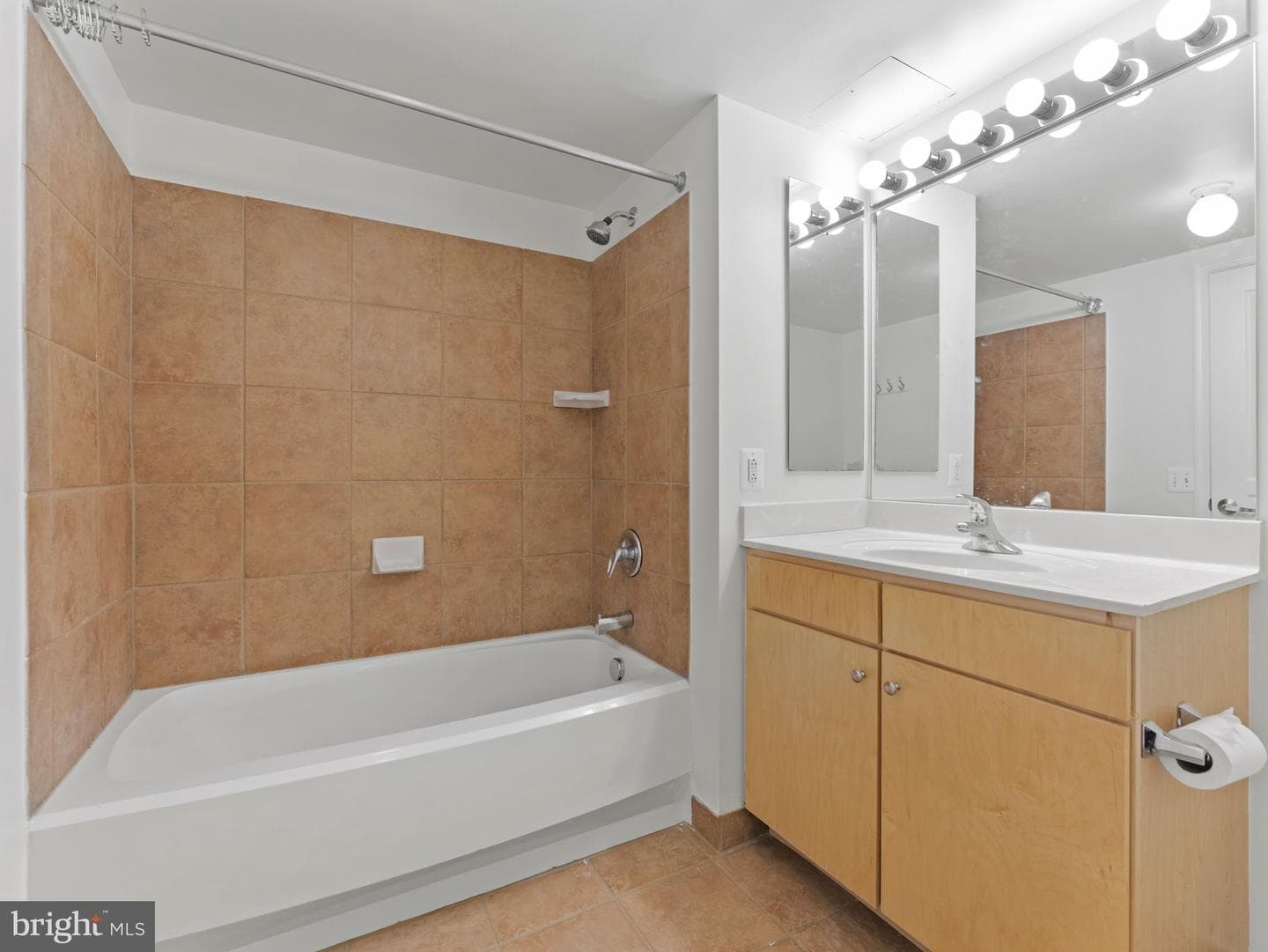 616 E E Street NW #407 photo 14