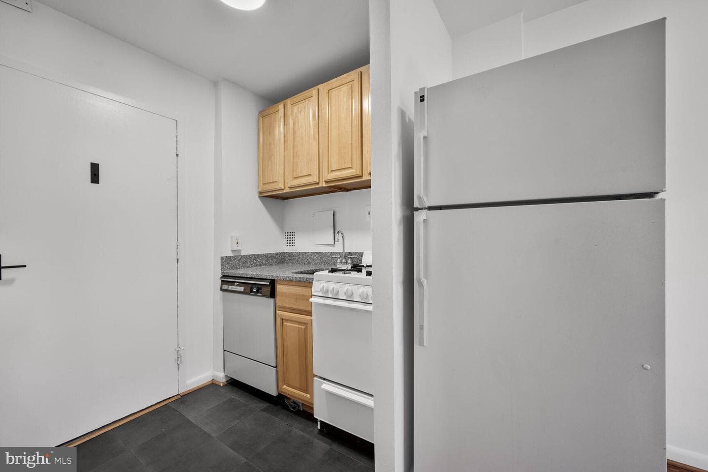 950 25th Street NW #811n photo 12