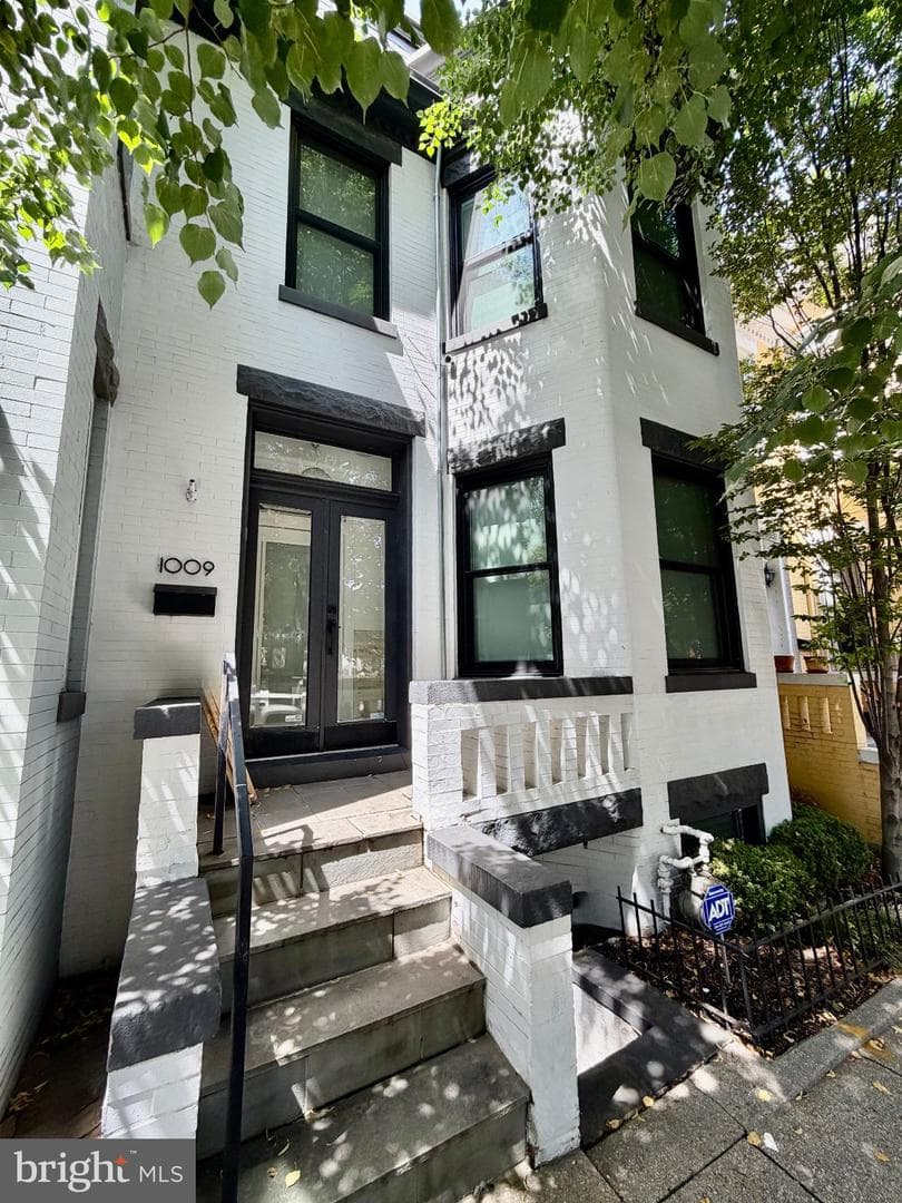 1009 NW Irving Street NW, Washington