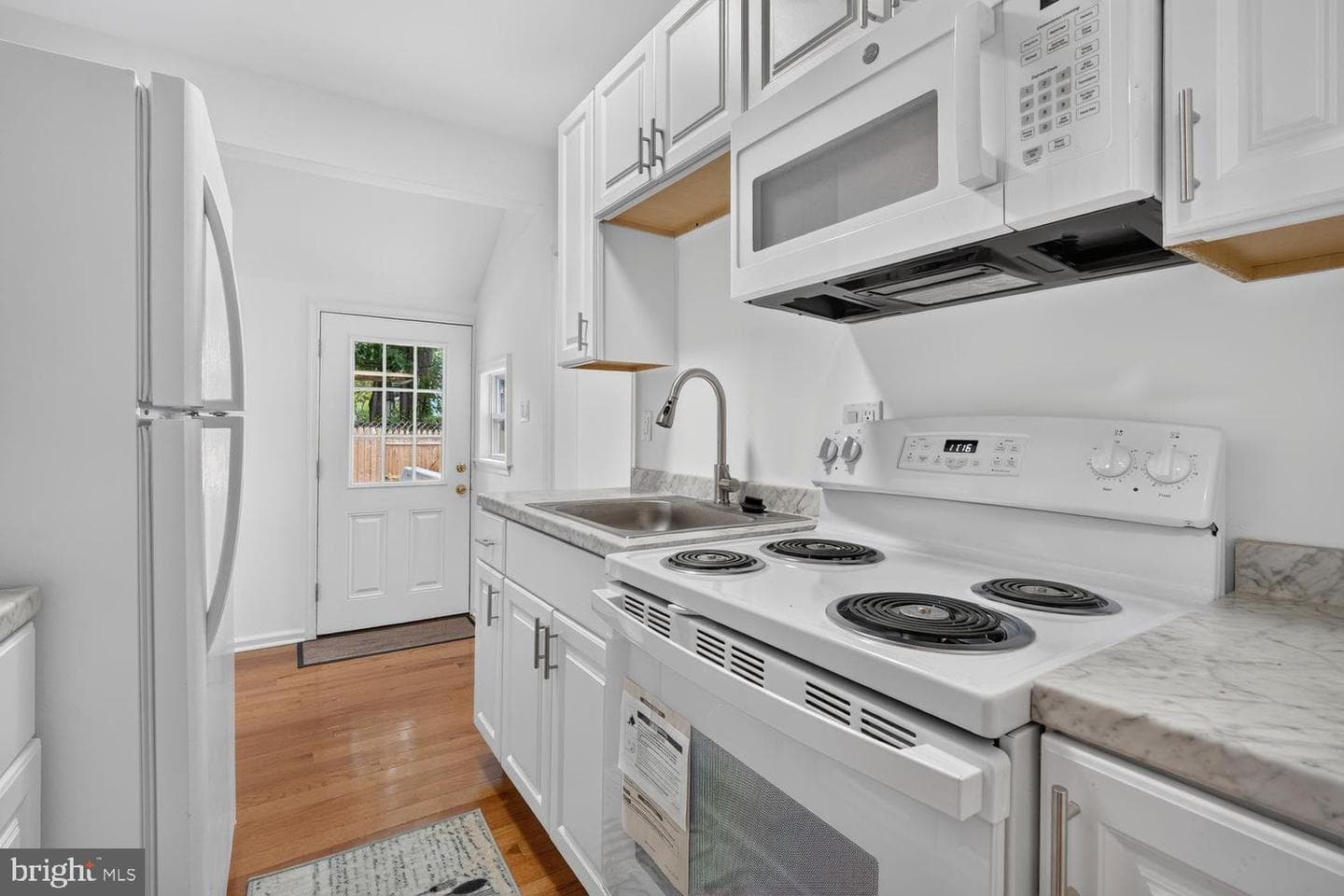 1004 Shepherd Street NE photo 16
