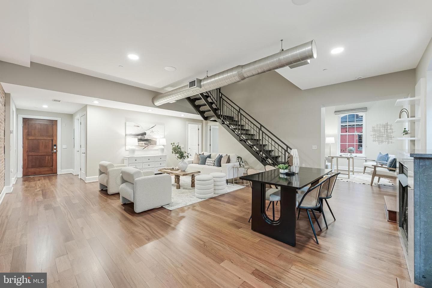215 I Street NE #401 photo 2