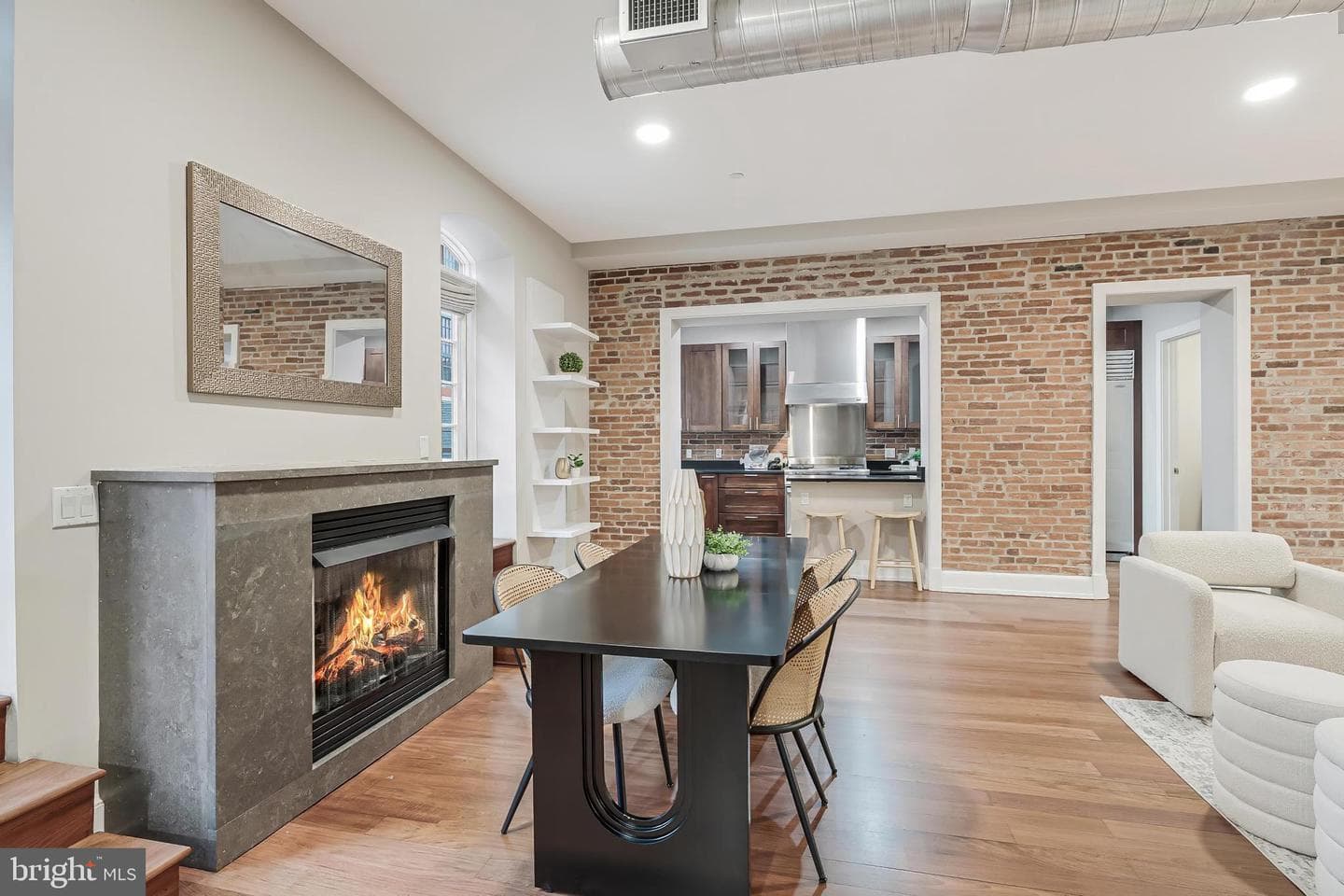 215 I Street NE #401 photo 4