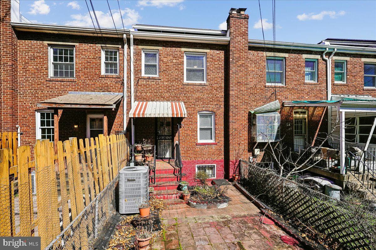 1441 Bangor Street SE photo 23
