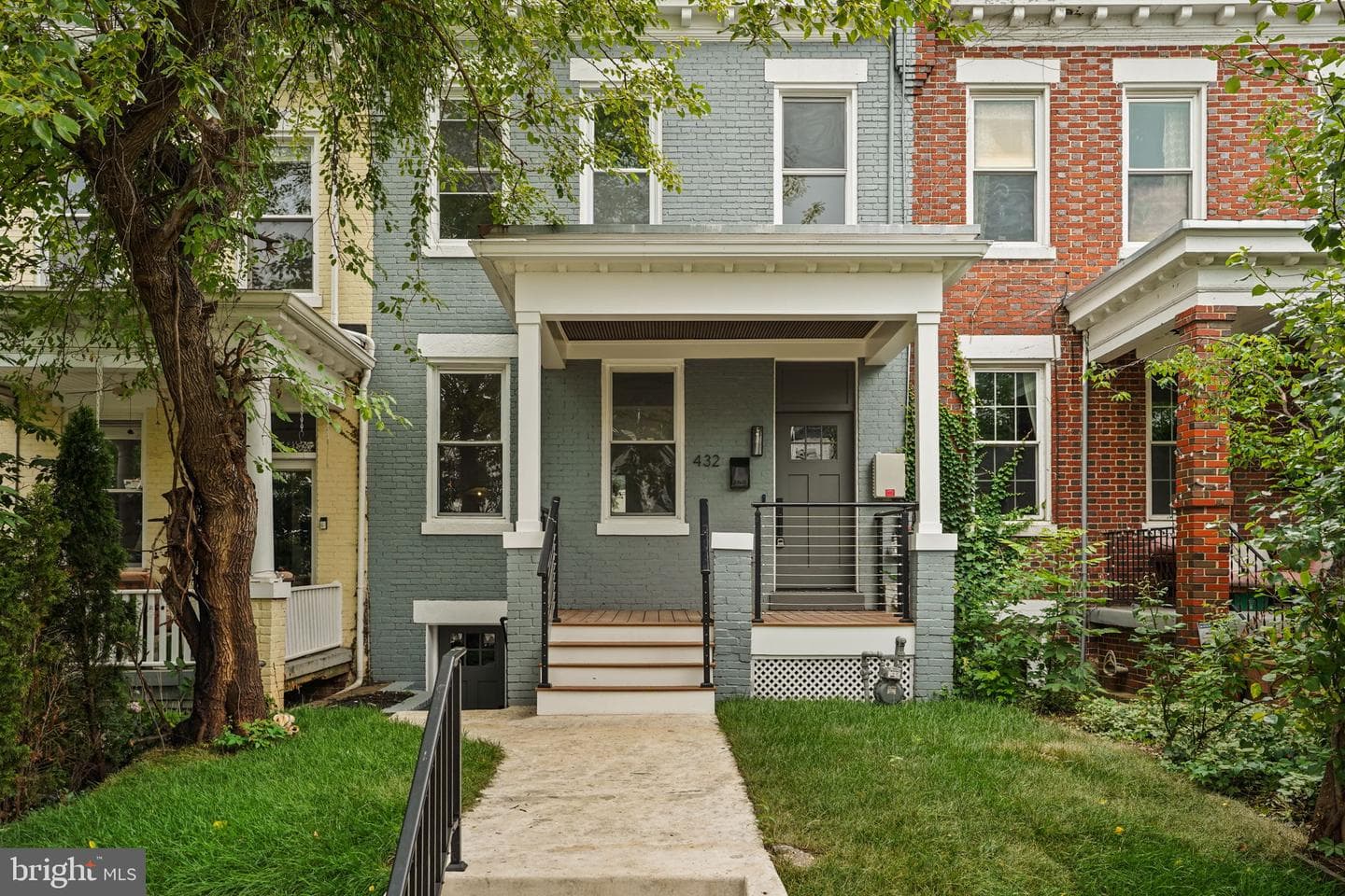 432 Newton Place NW photo 2