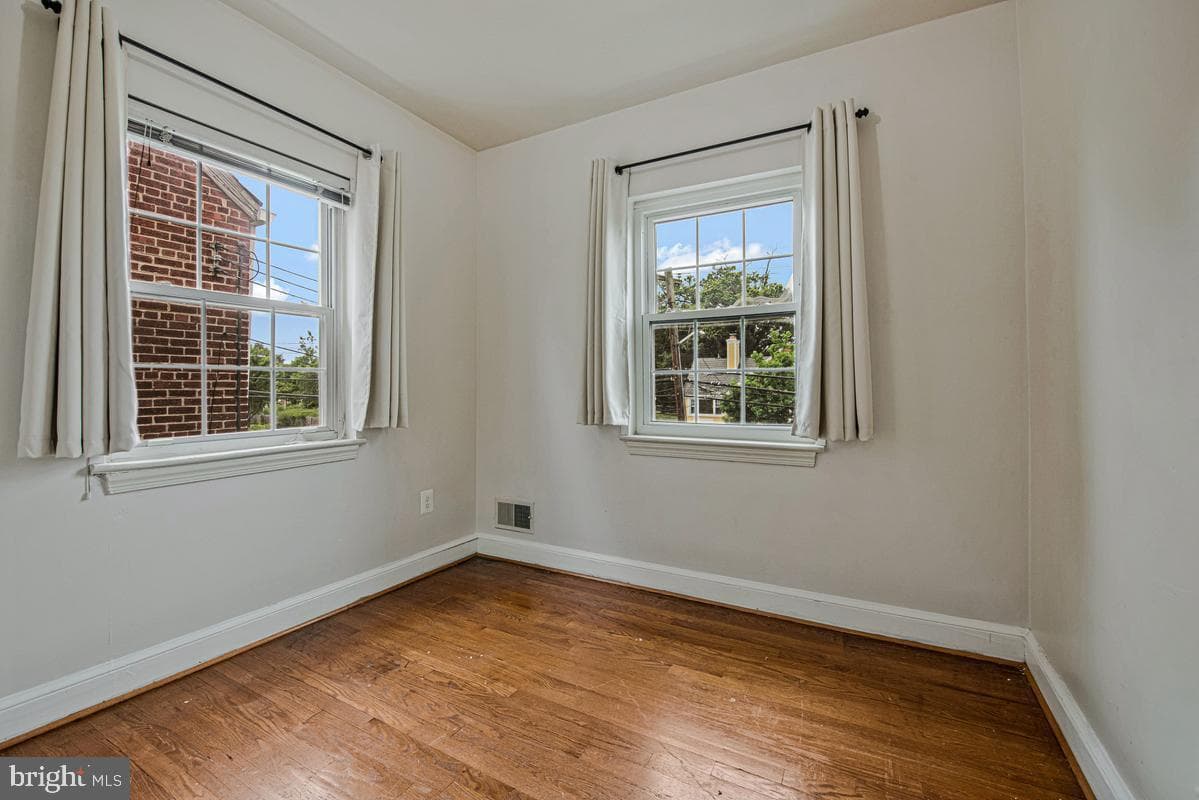 6015 3rd Street NE photo 21