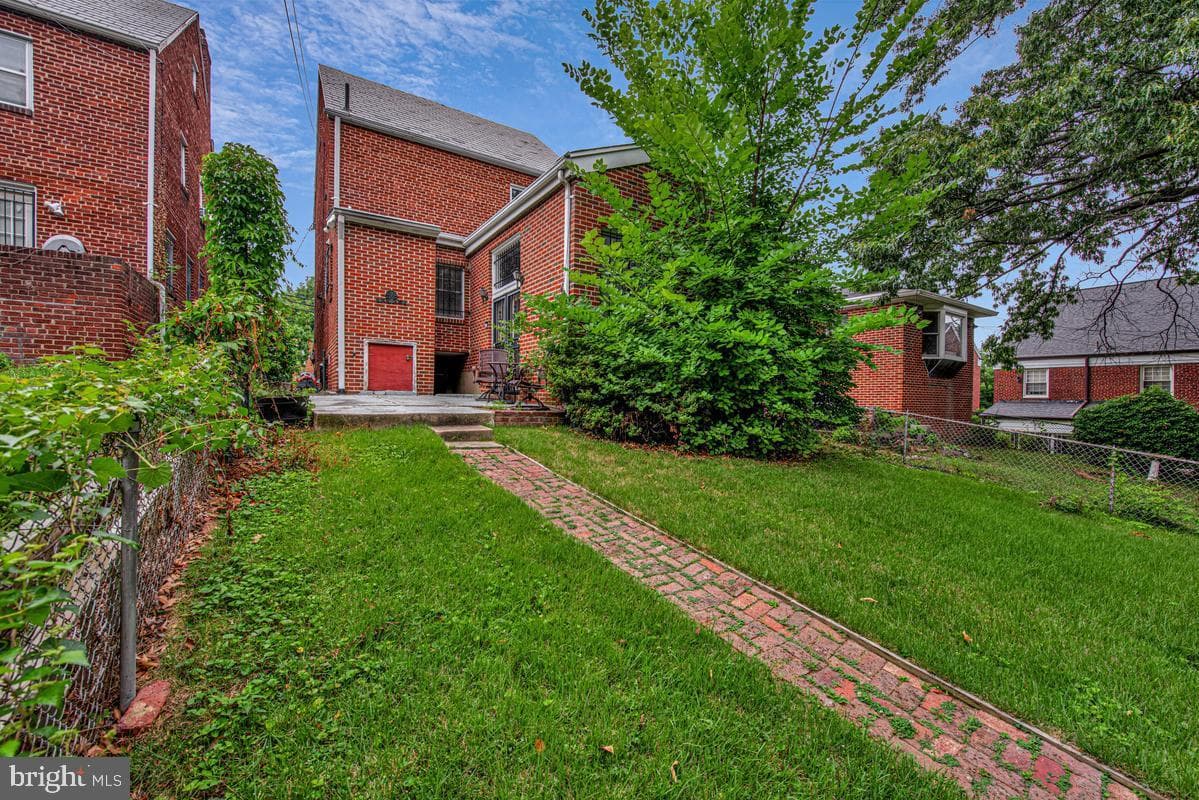 6015 3rd Street NE photo 36