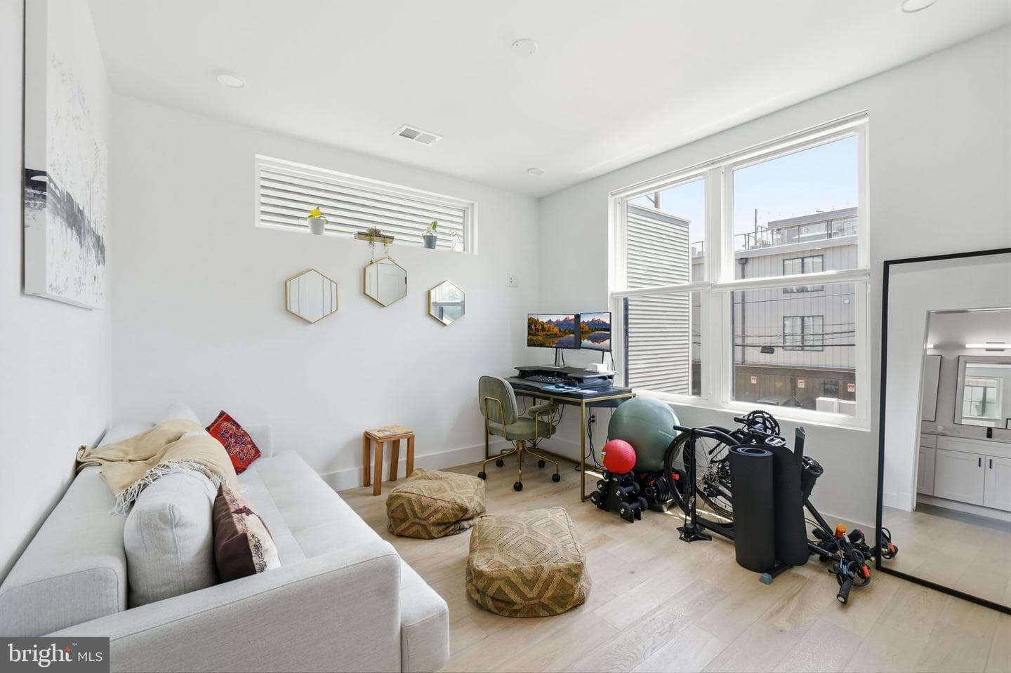 646 Newton Place NW #203 photo 18