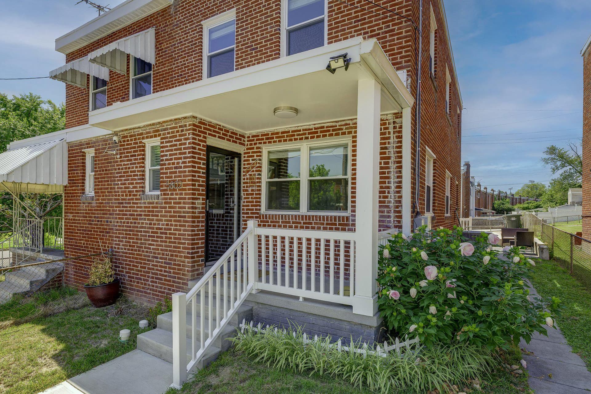 5802 8th Street NE photo 3