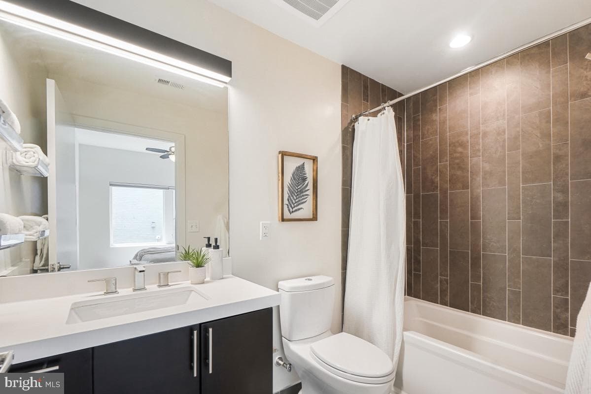 1443 Chapin Street NW #202 photo 23