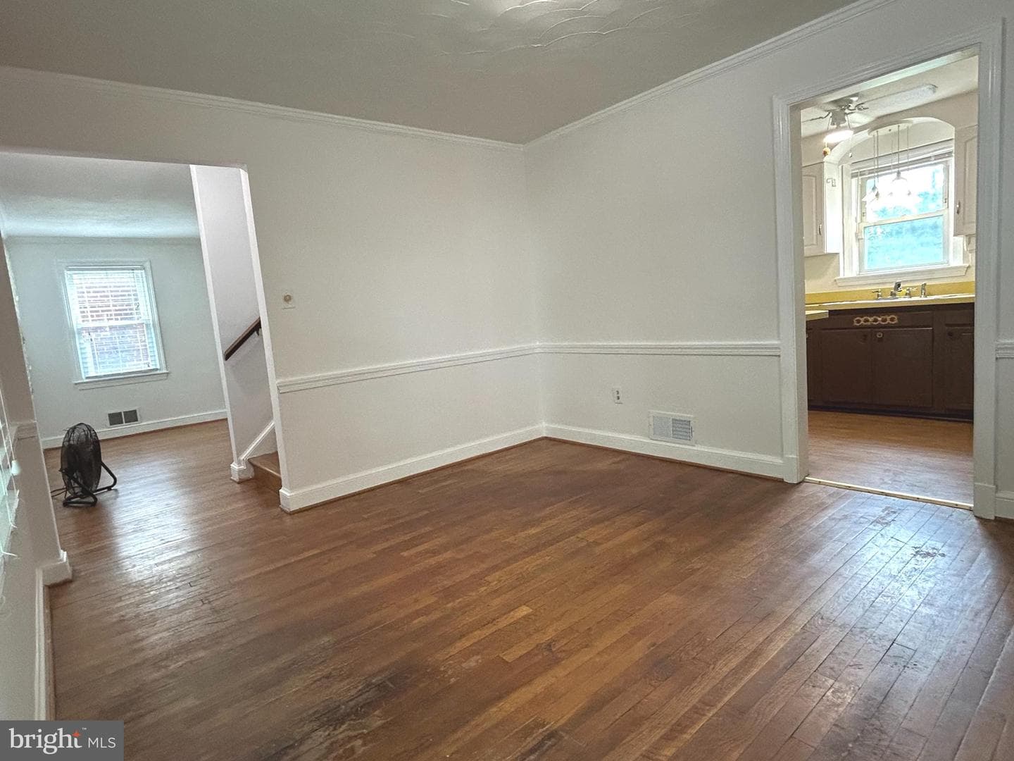 1715 Girard Street NE photo 11