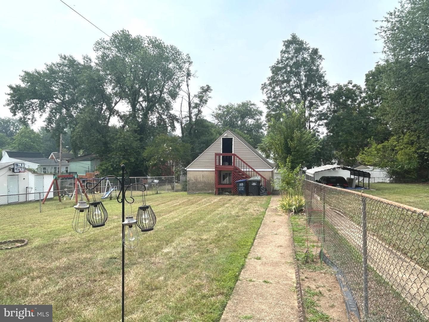 1715 Girard Street NE photo 33