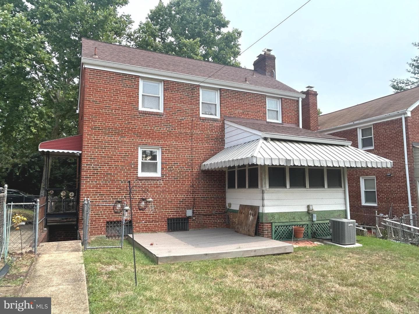 1715 Girard Street NE photo 34