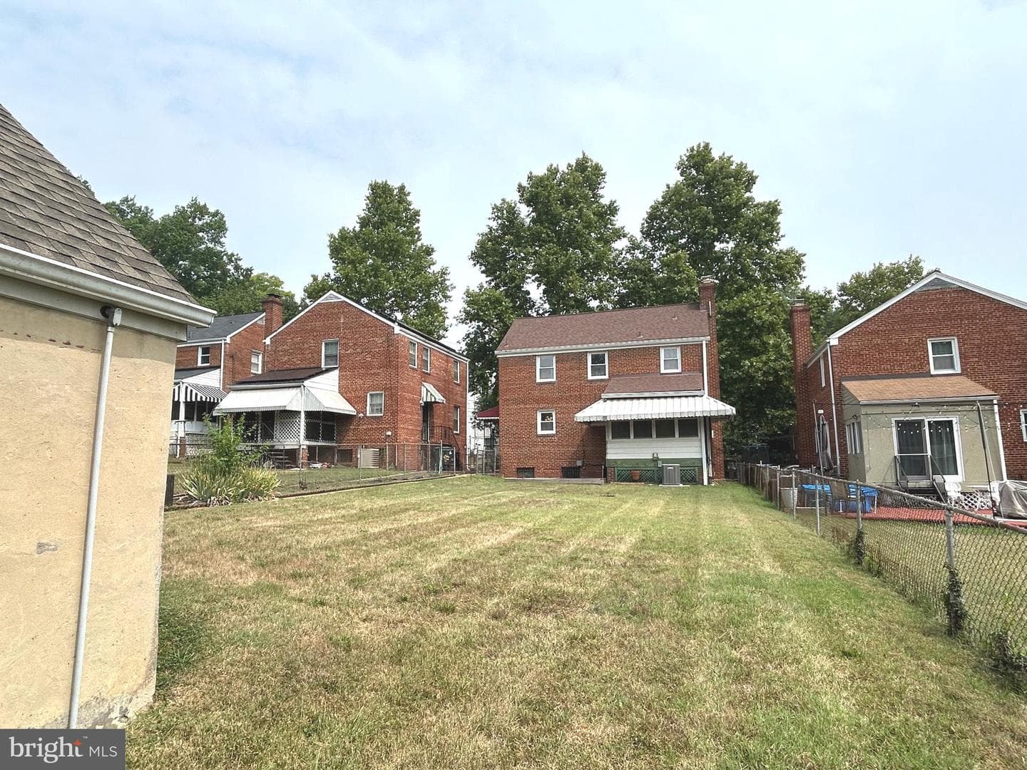 1715 Girard Street NE photo 48