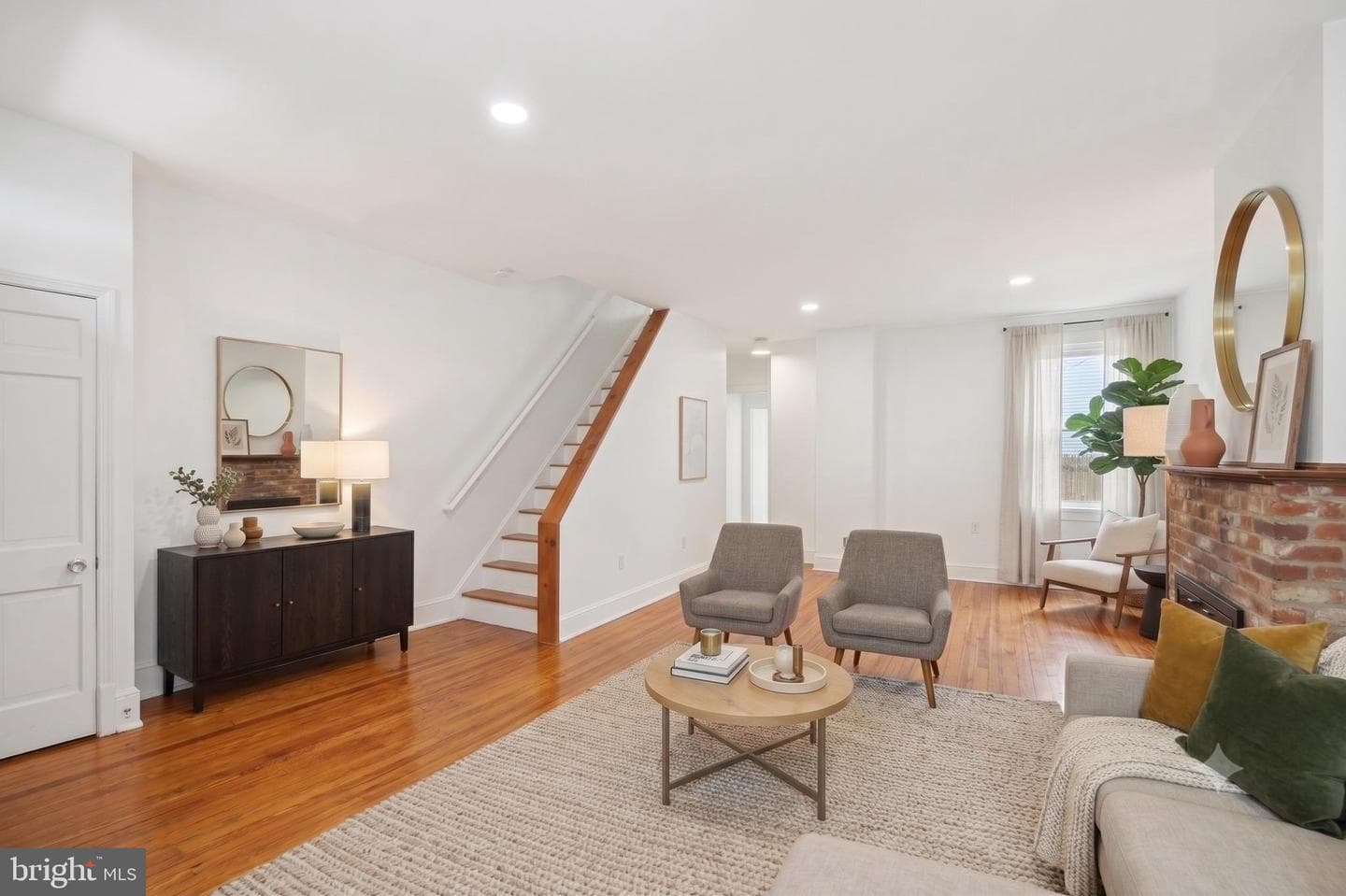 215 15th Street NE photo 3