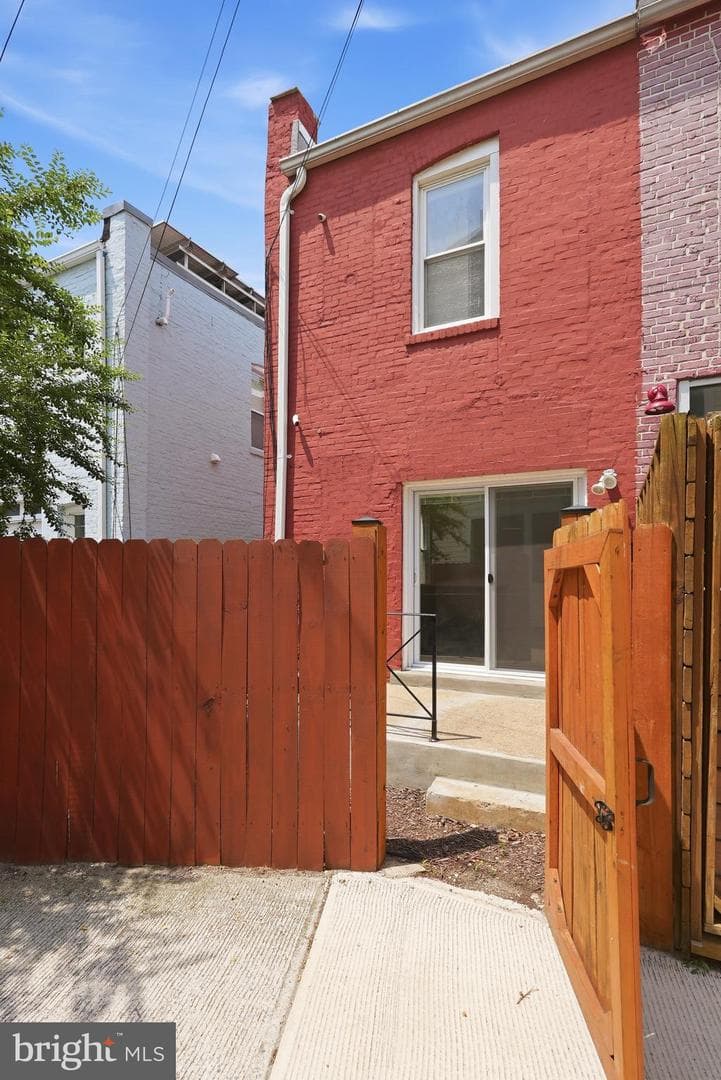 215 15th Street NE photo 39