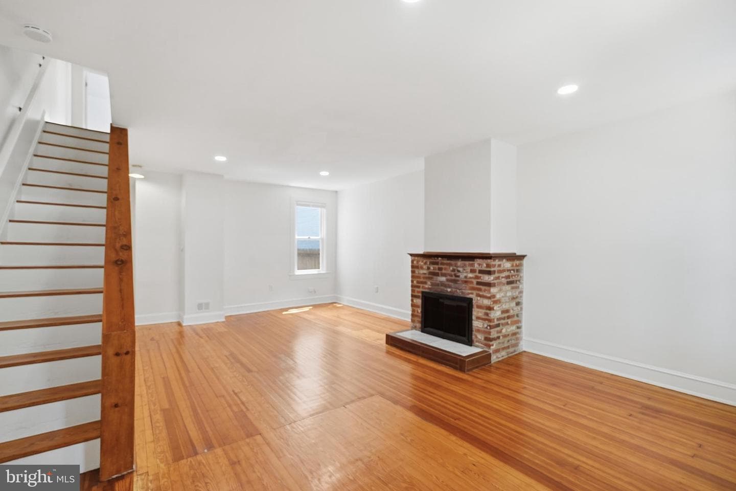 215 15th Street NE photo 9