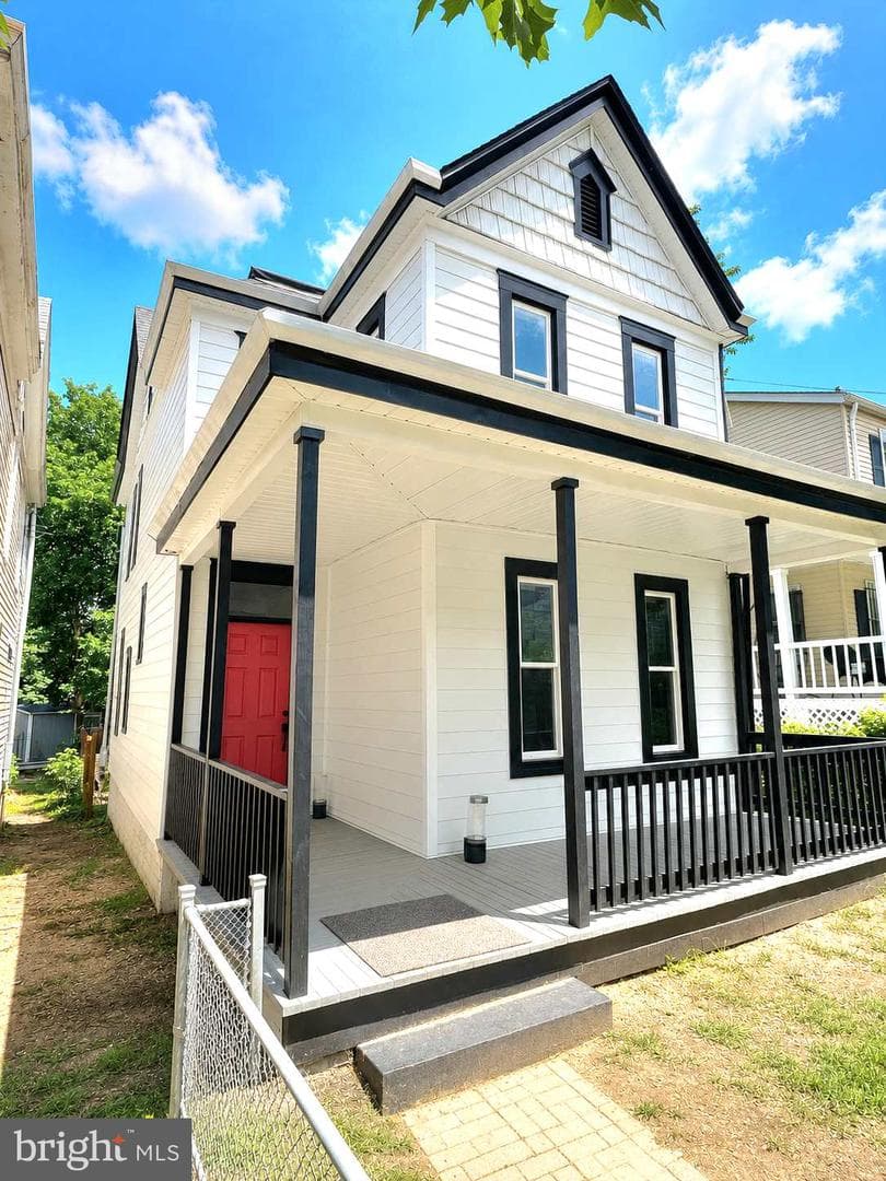 1358 Valley Place SE, Washington