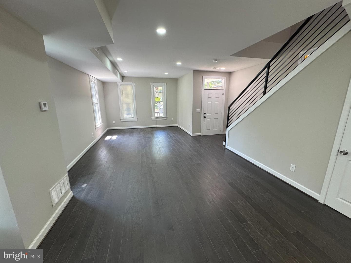 1358 Valley Place SE photo 5