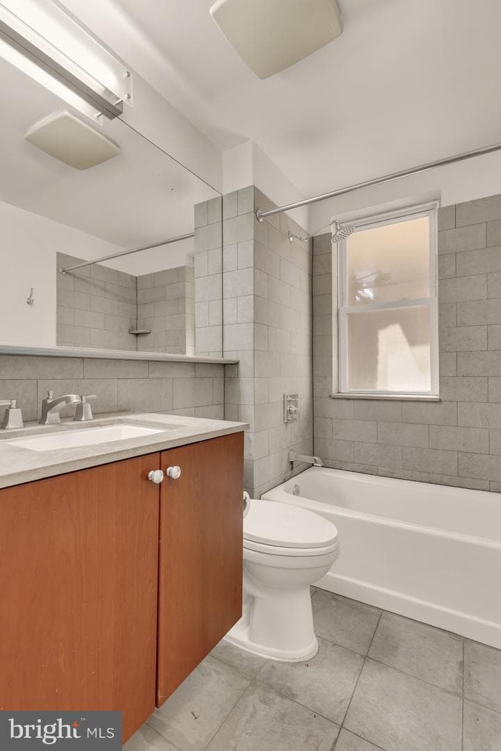 1121 24th Street NW #209 photo 9
