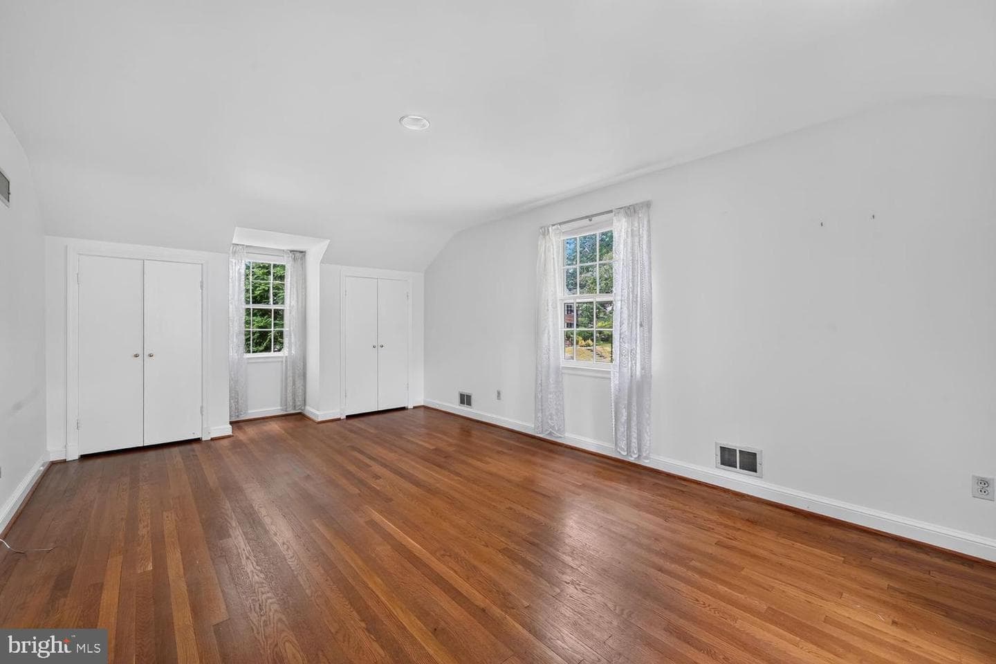 4747 Upton Street NW photo 12