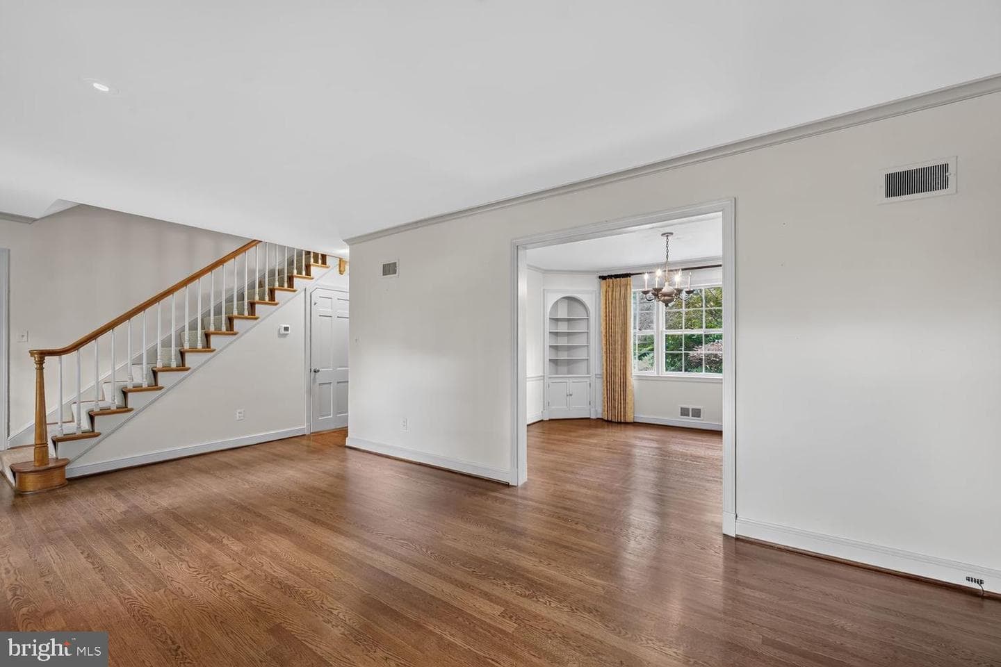 4747 Upton Street NW photo 3