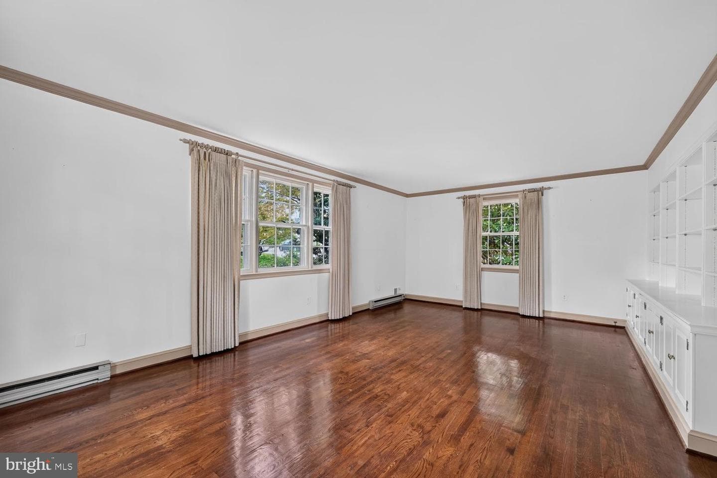 4747 Upton Street NW photo 8