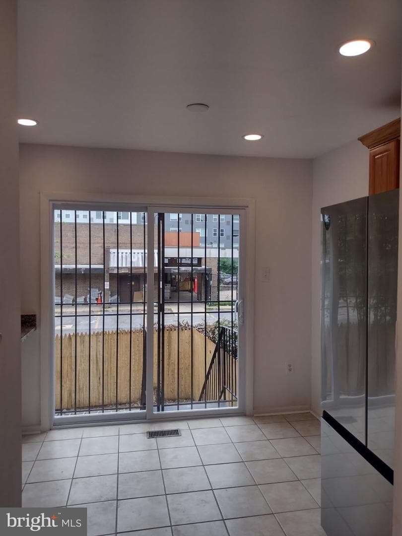 4627 6th Street SE photo 9
