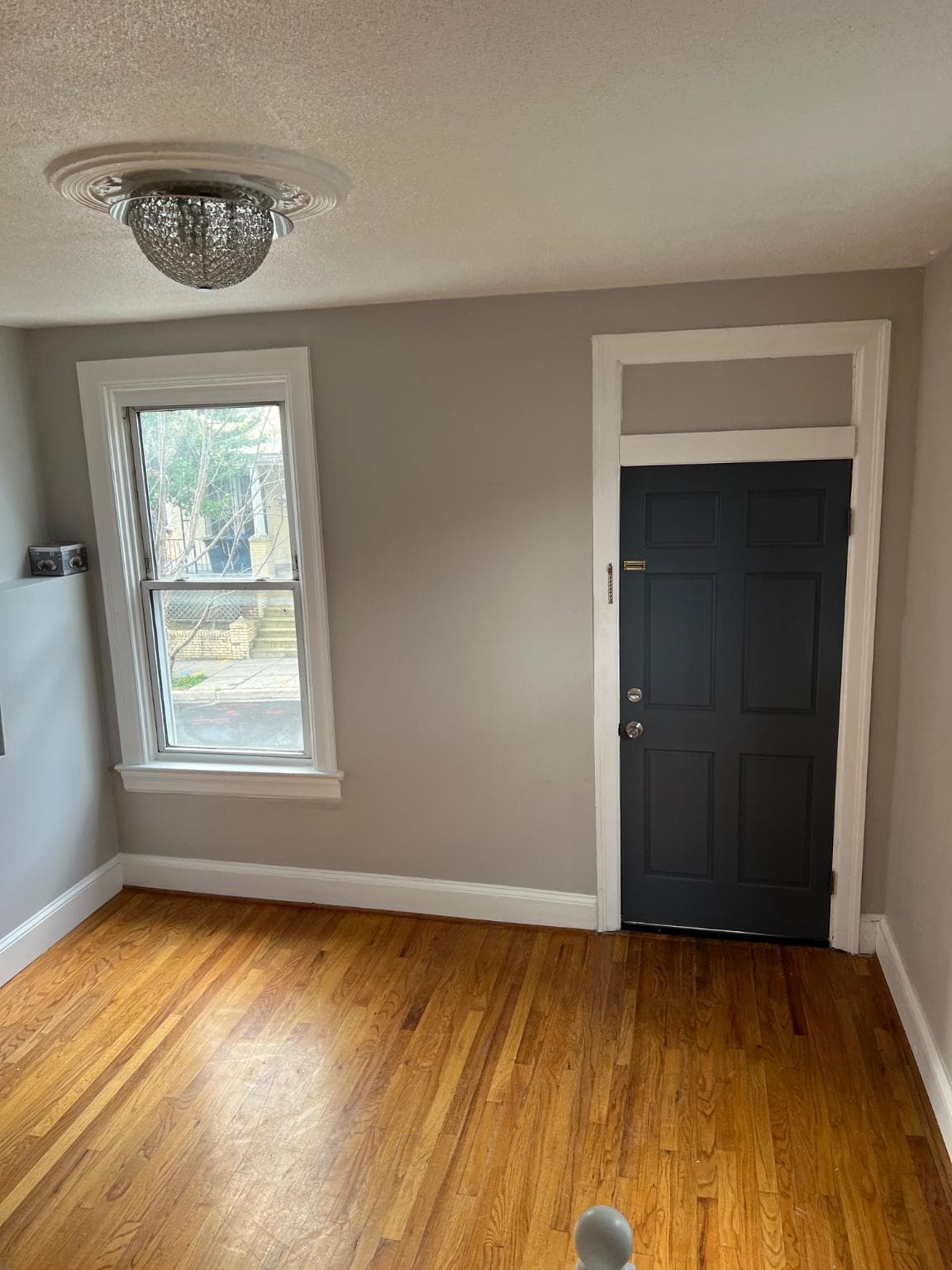 710 Girard Street NW photo 2