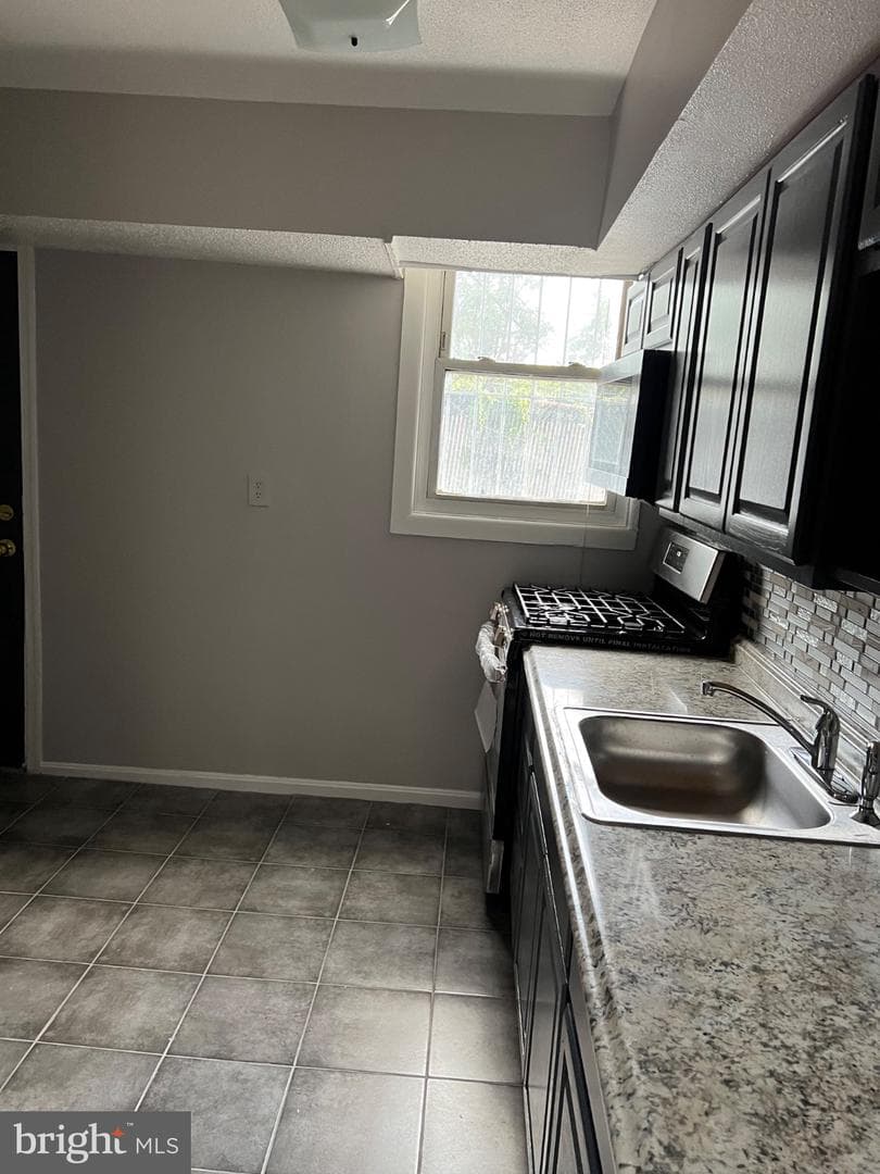 710 Girard Street NW photo 5