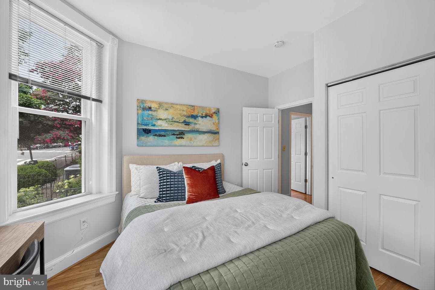 516 4th Street NE #202 photo 14