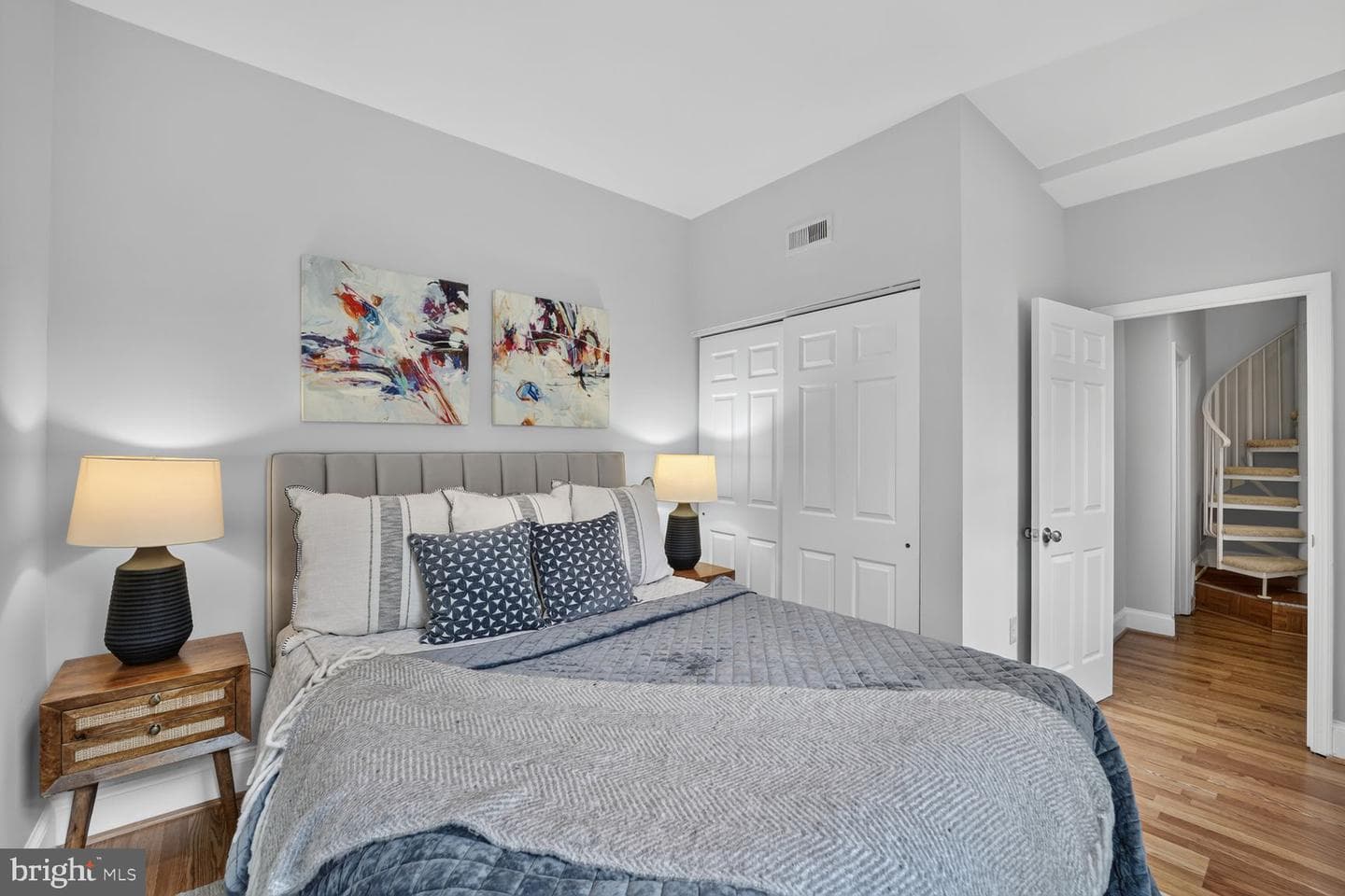 516 4th Street NE #202 photo 16