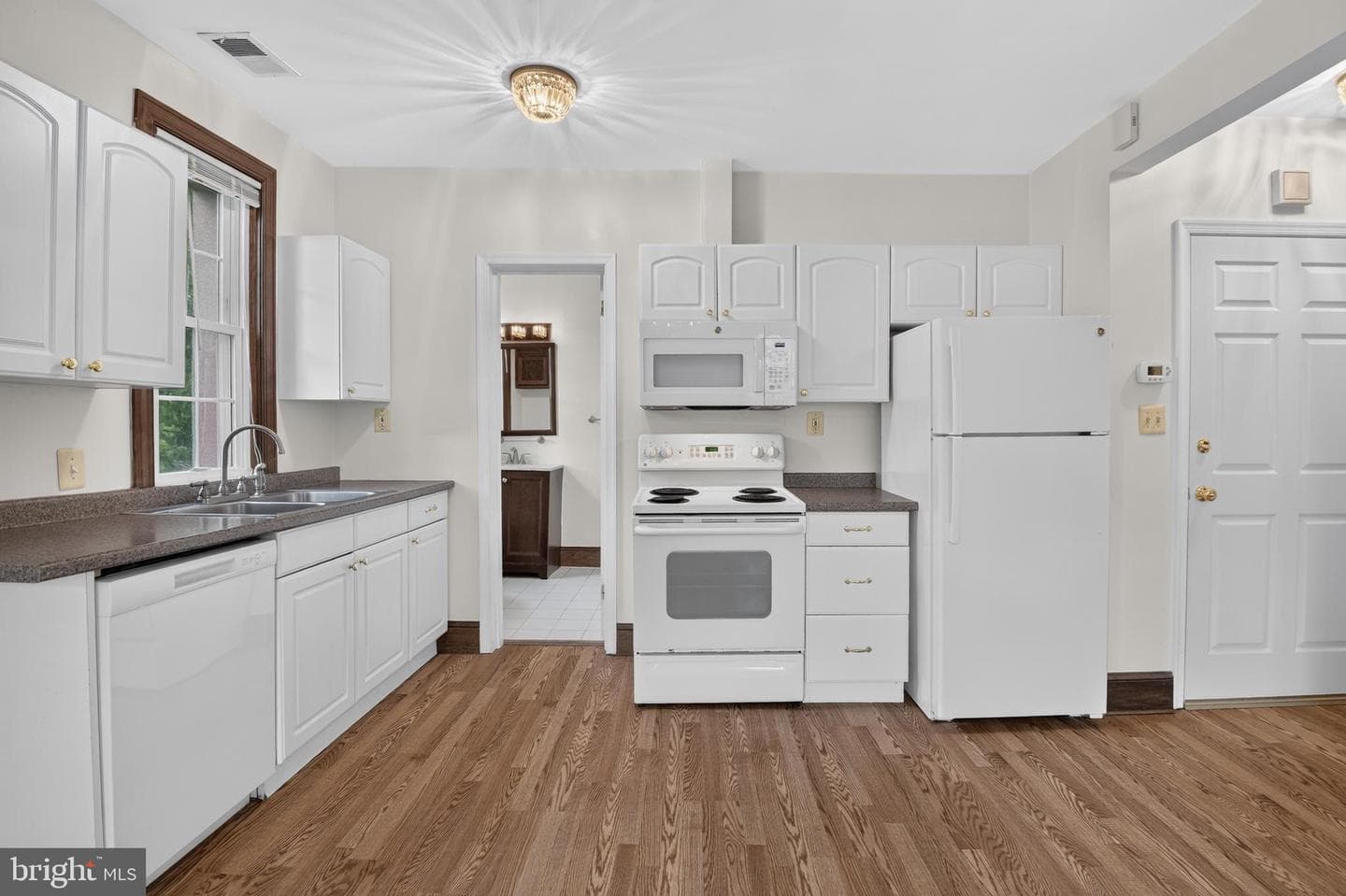4123 Connecticut Avenue NW photo 8