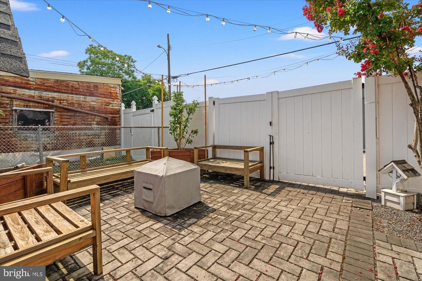 1809 Otis Street NE photo 29