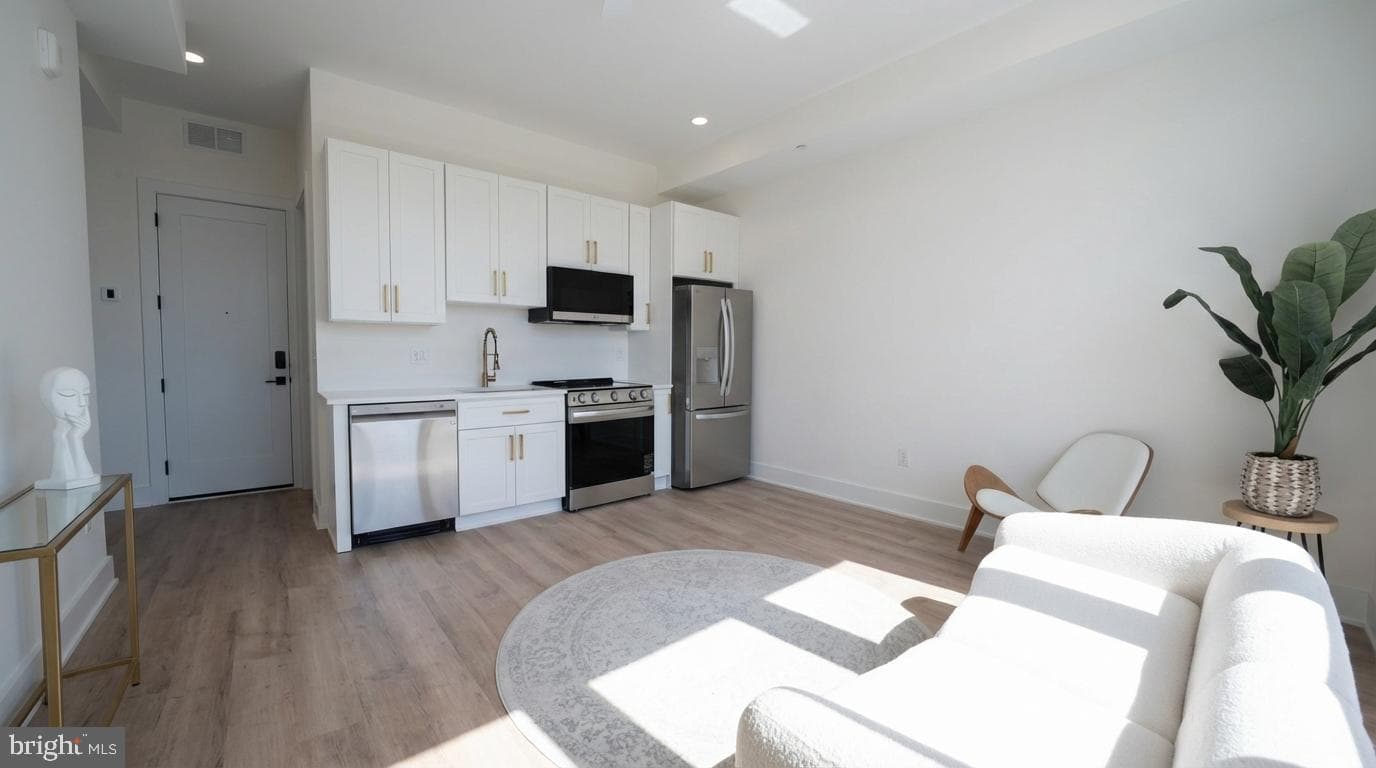 2105 M Street NE #11 photo 2