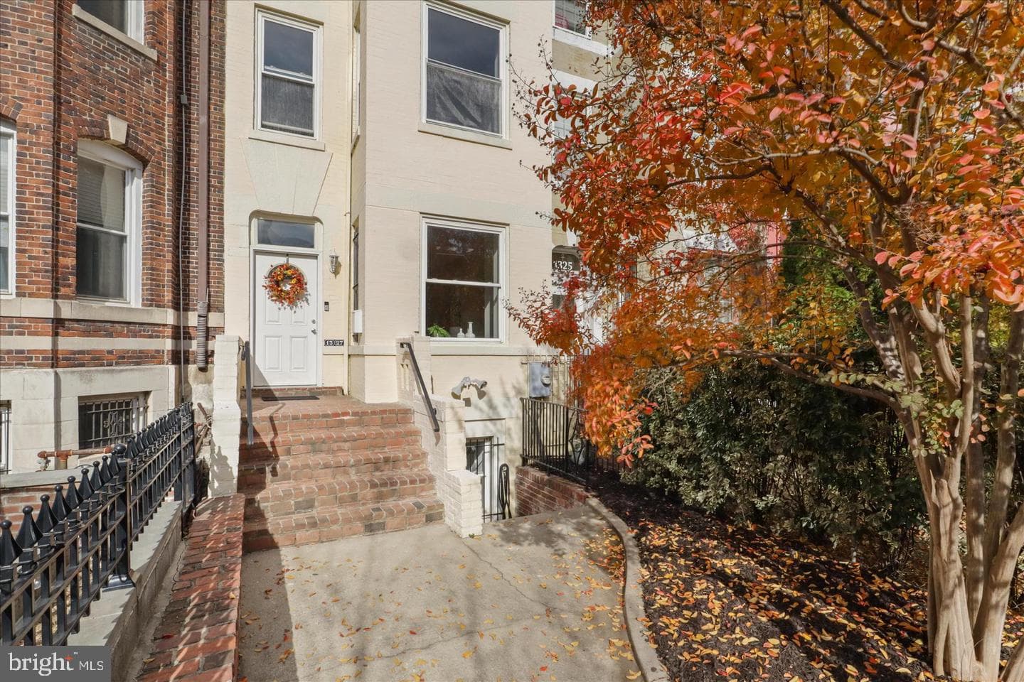 1327 Harvard Street NW photo 4