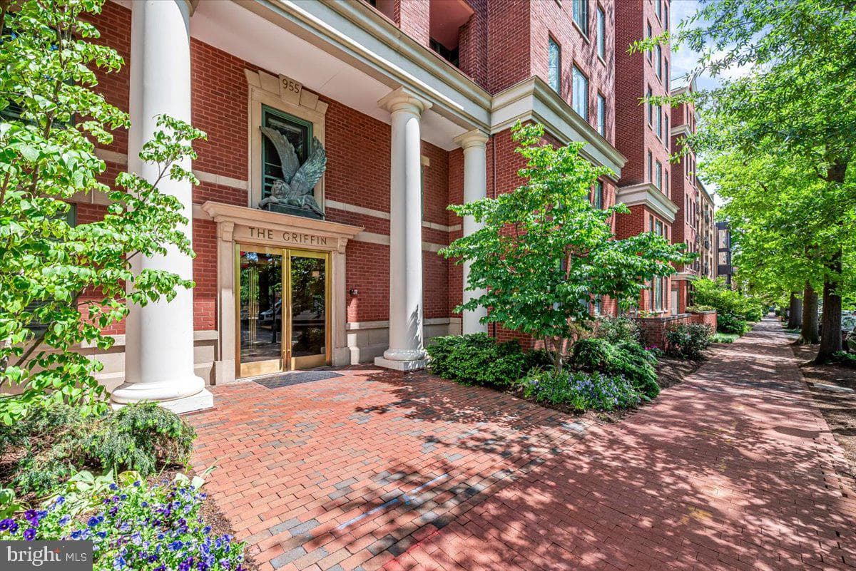 955 26th Street NW #409 photo 2