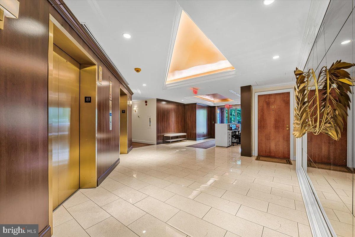 955 26th Street NW #409 photo 23