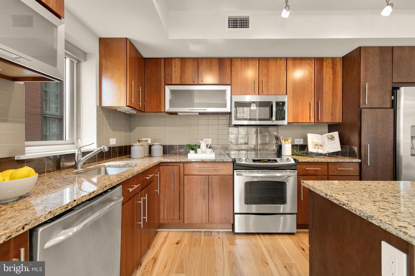 1025 1st Street SE #406 photo 11