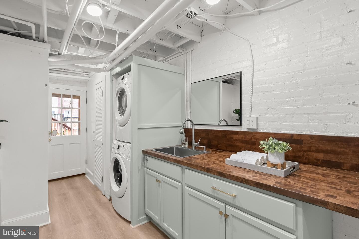 2456 39th Place NW photo 32
