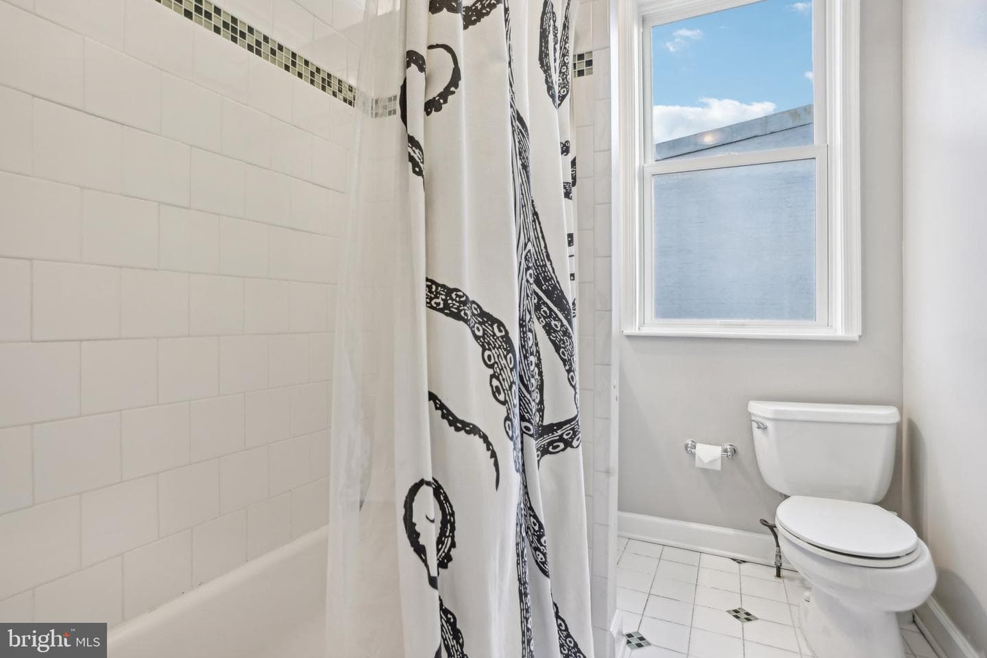 403 E Street NE photo 20