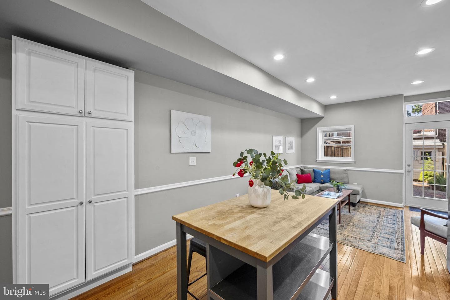 633 Constitution Avenue NE photo 10