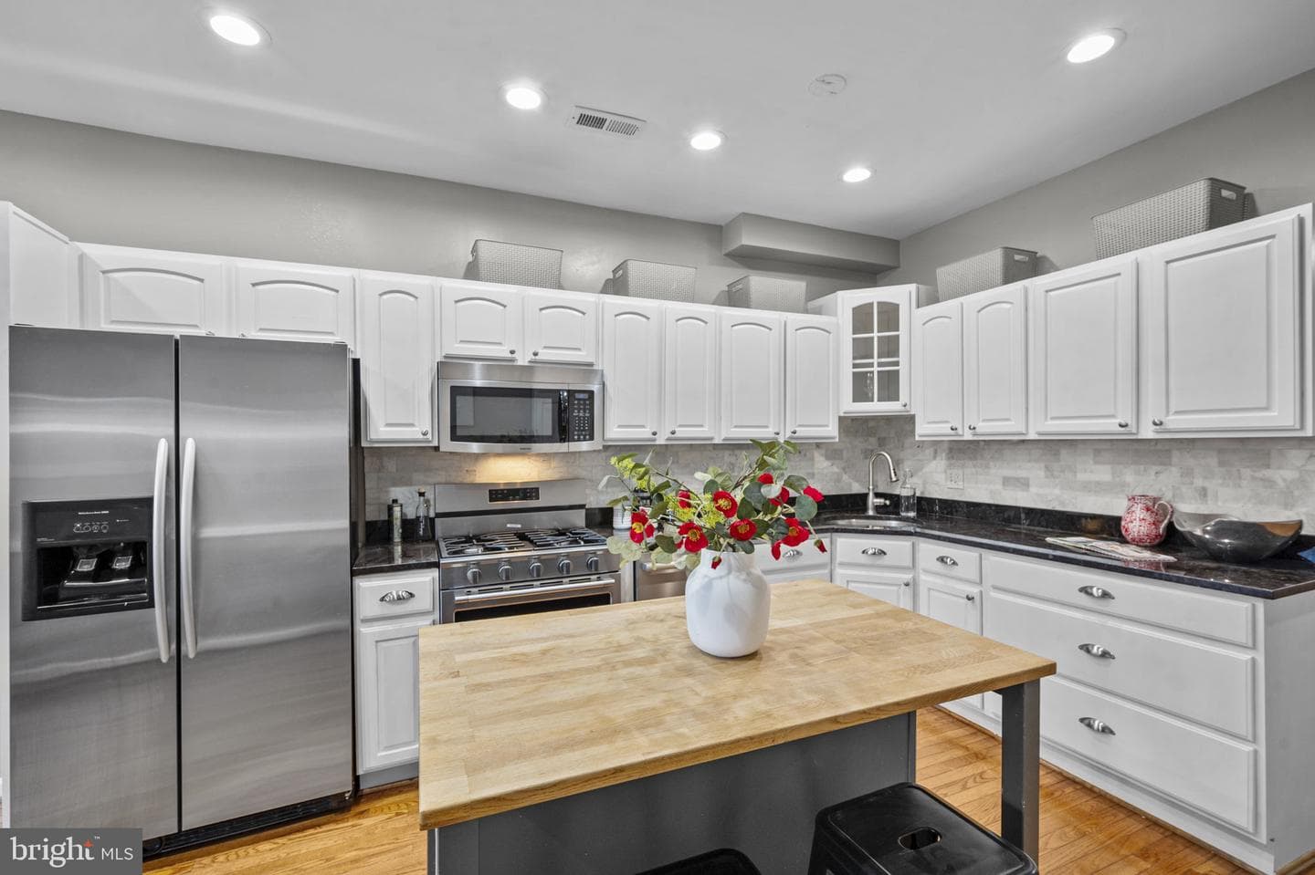 633 Constitution Avenue NE photo 12