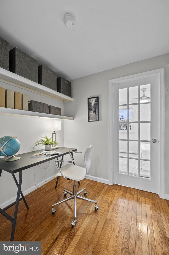 633 Constitution Avenue NE photo 32