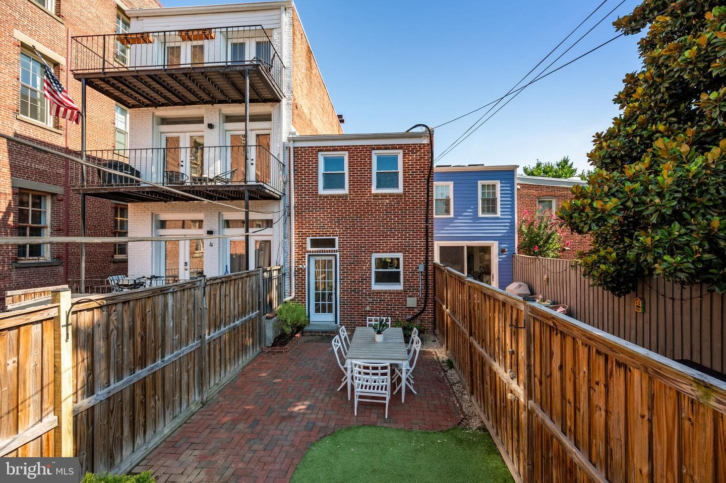 633 Constitution Avenue NE photo 36